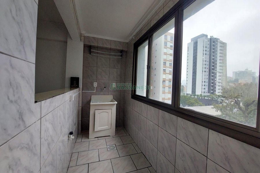 Apartamento com 74m², 2 dormitórios, 1 vaga, no bairro Centro em Caxias do Sul para Alugar