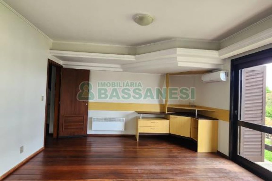 Casa com 407m², 3 dormitórios, 4 vagas, no bairro Bela Vista em Caxias do Sul para Alugar