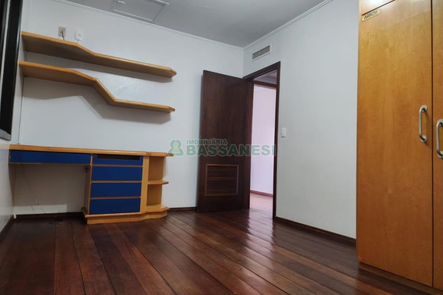 Casa com 407m², 3 dormitórios, 4 vagas, no bairro Bela Vista em Caxias do Sul para Alugar