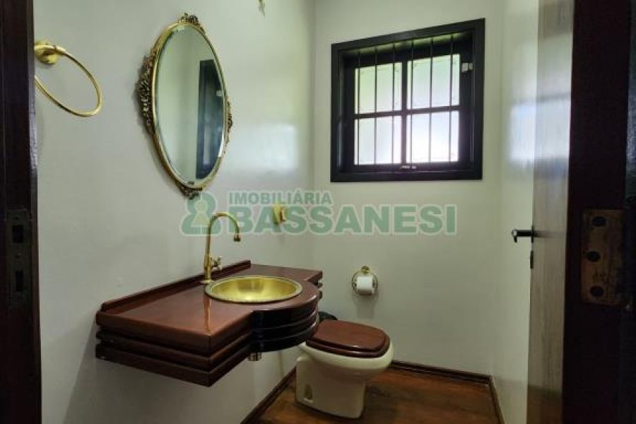 Casa com 407m², 3 dormitórios, 4 vagas, no bairro Bela Vista em Caxias do Sul para Alugar