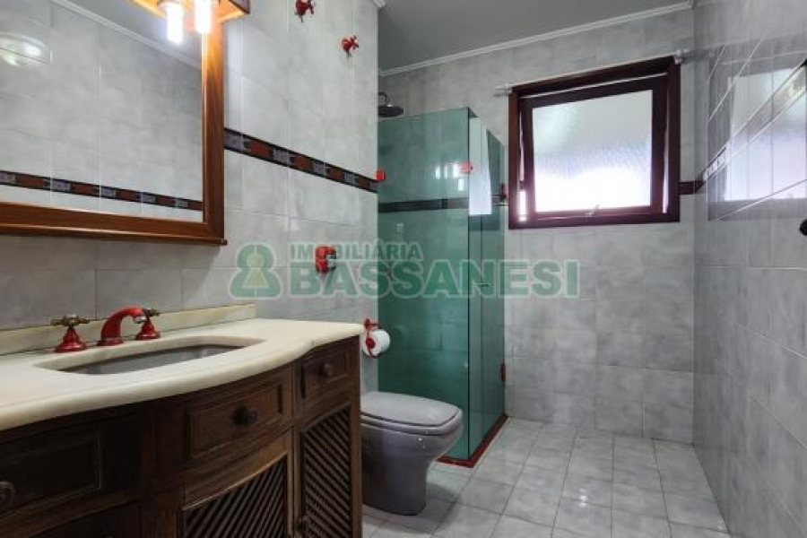 Casa com 407m², 3 dormitórios, 4 vagas, no bairro Bela Vista em Caxias do Sul para Alugar