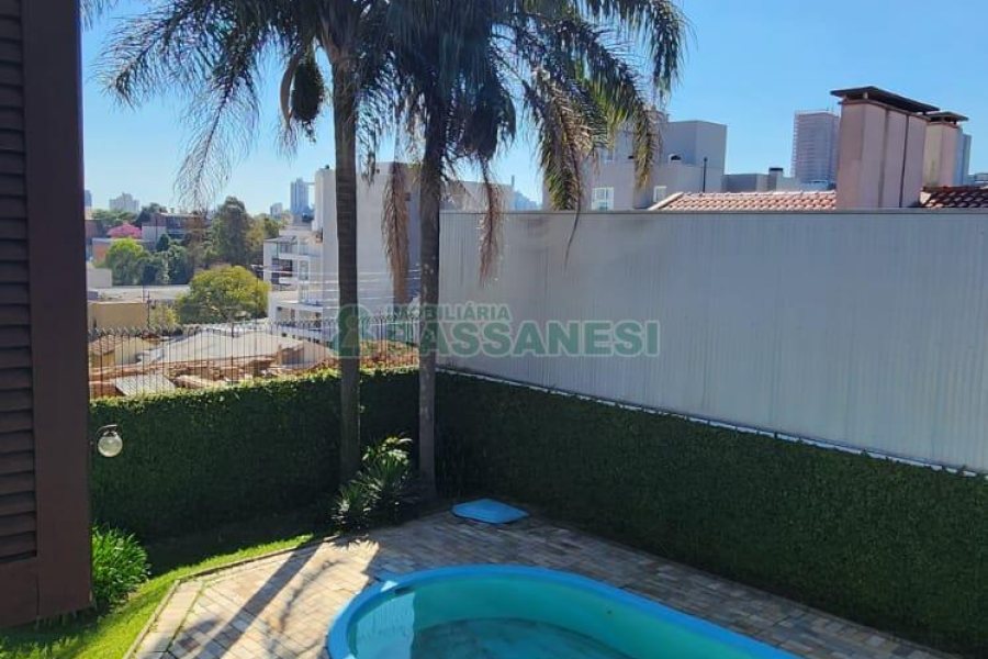 Casa com 407m², 3 dormitórios, 4 vagas, no bairro Bela Vista em Caxias do Sul para Alugar