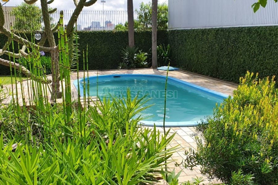 Casa com 407m², 3 dormitórios, 4 vagas, no bairro Bela Vista em Caxias do Sul para Alugar