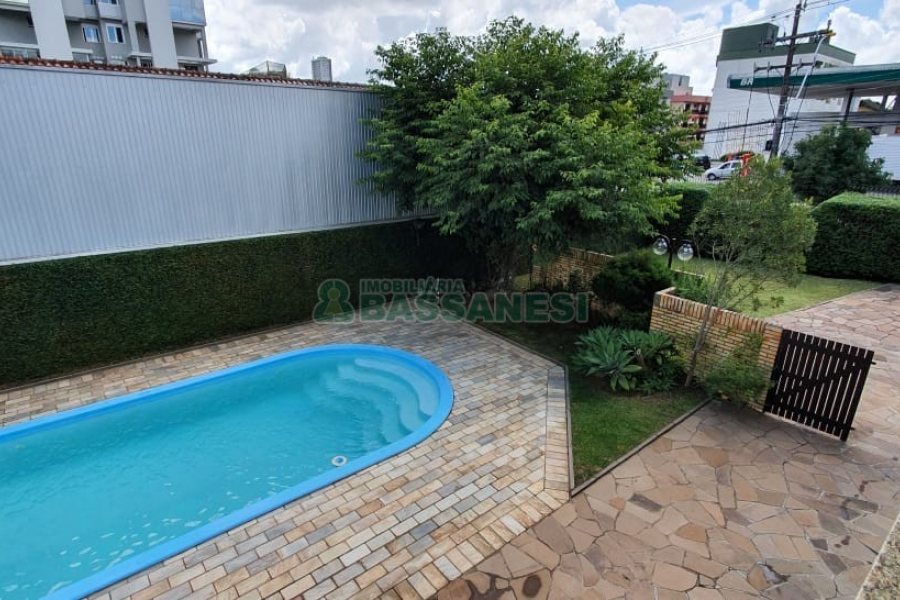 Casa com 407m², 3 dormitórios, 4 vagas, no bairro Bela Vista em Caxias do Sul para Alugar