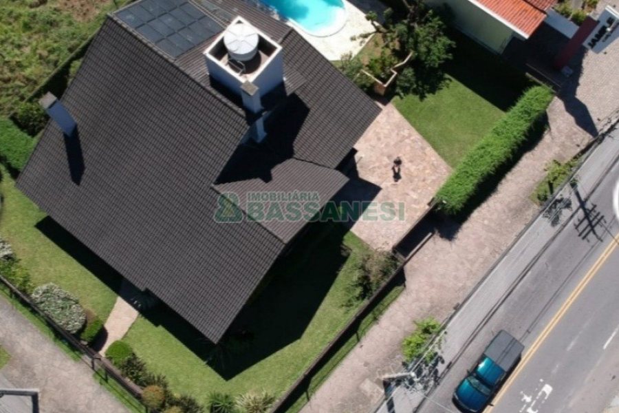 Casa com 407m², 3 dormitórios, 4 vagas, no bairro Bela Vista em Caxias do Sul para Alugar