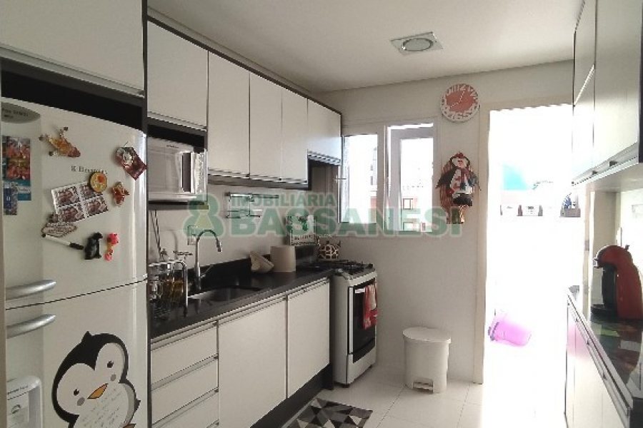 Apartamento com 91m², 2 dormitórios, 2 vagas, no bairro Panazzolo em Caxias do Sul para Alugar