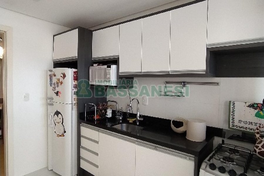 Apartamento com 91m², 2 dormitórios, 2 vagas, no bairro Panazzolo em Caxias do Sul para Alugar