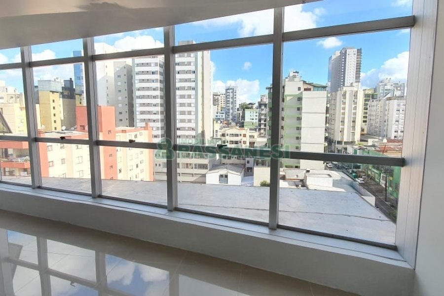 Sala com 53m², 1 vaga, no bairro Centro em Caxias do Sul para Comprar