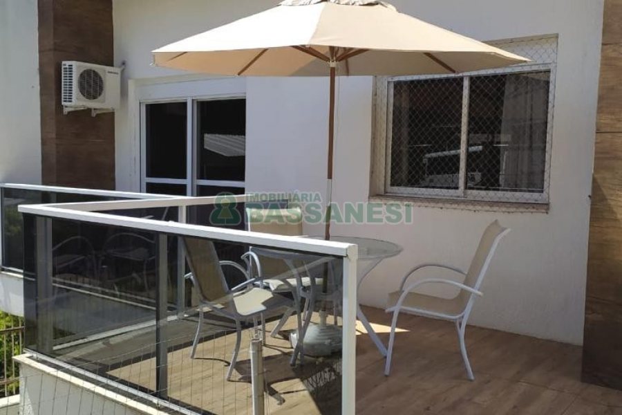 Casa Mobiliada com 450m², 3 dormitórios, 4 vagas, no bairro Charqueadas em Caxias do Sul para Alugar