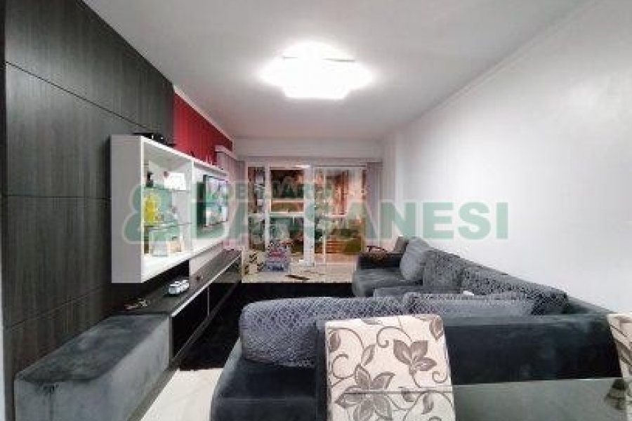 Casa Mobiliada com 450m², 3 dormitórios, 4 vagas, no bairro Charqueadas em Caxias do Sul para Alugar