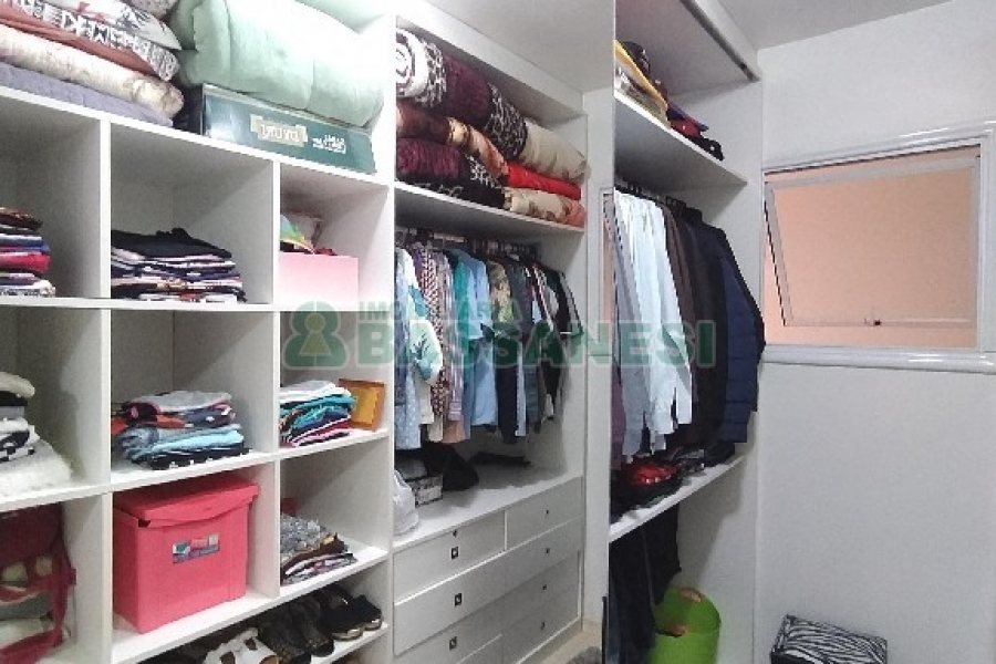Casa Mobiliada com 450m², 3 dormitórios, 4 vagas, no bairro Charqueadas em Caxias do Sul para Alugar