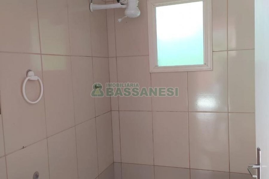 Casa Mobiliada com 450m², 3 dormitórios, 4 vagas, no bairro Charqueadas em Caxias do Sul para Alugar