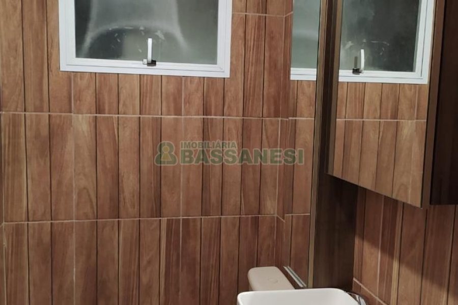 Casa Mobiliada com 450m², 3 dormitórios, 4 vagas, no bairro Charqueadas em Caxias do Sul para Alugar