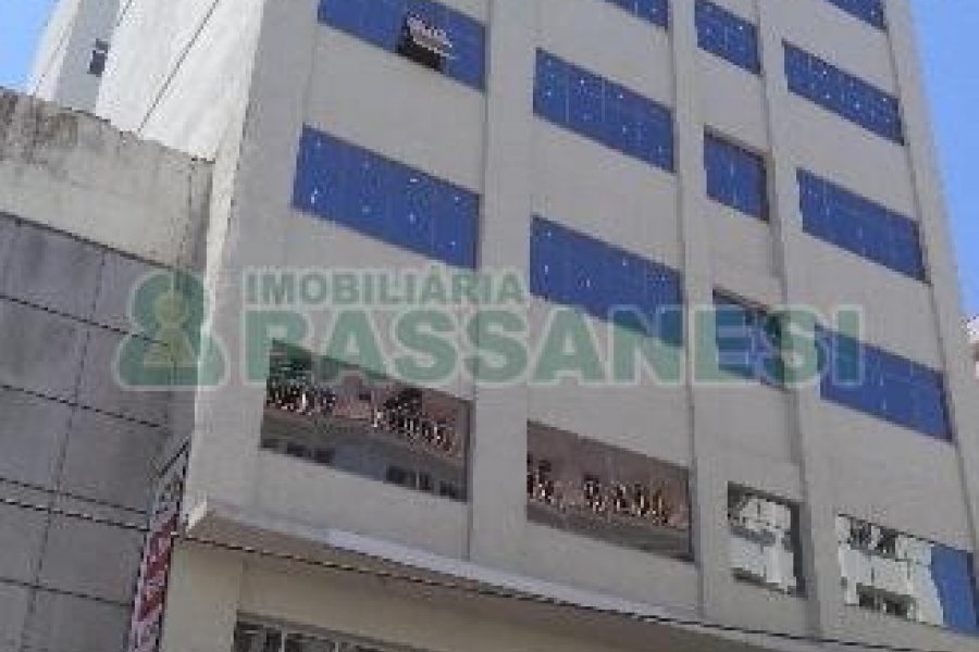 Sala com 261m², no bairro Centro em Caxias do Sul para Comprar