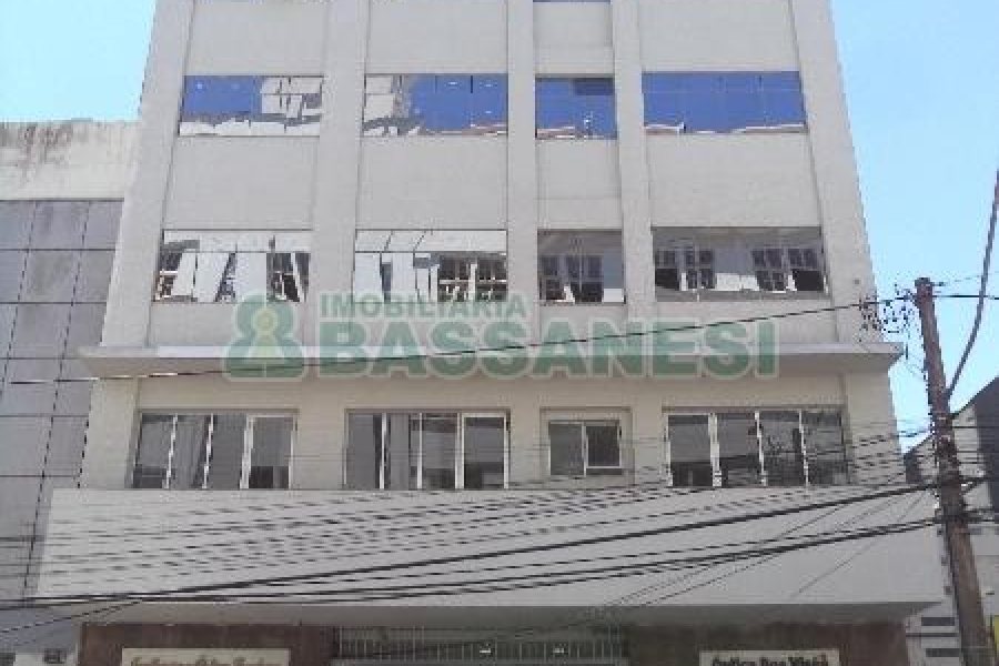 Sala com 261m², no bairro Centro em Caxias do Sul para Comprar