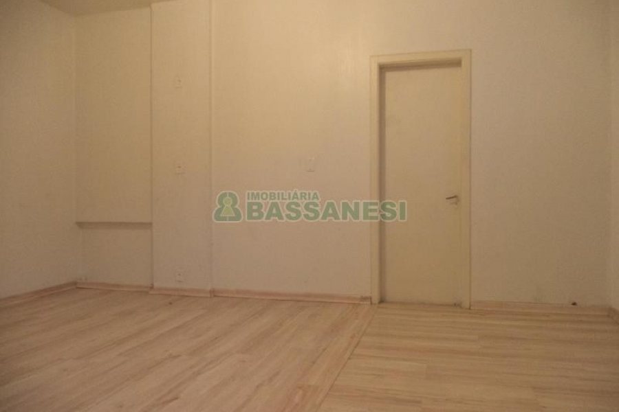 Sala com 261m², no bairro Centro em Caxias do Sul para Comprar