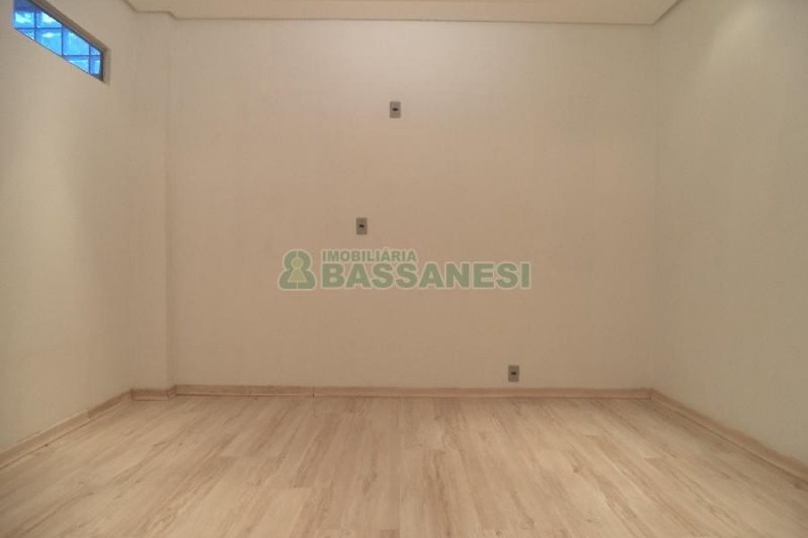 Sala com 261m², no bairro Centro em Caxias do Sul para Comprar