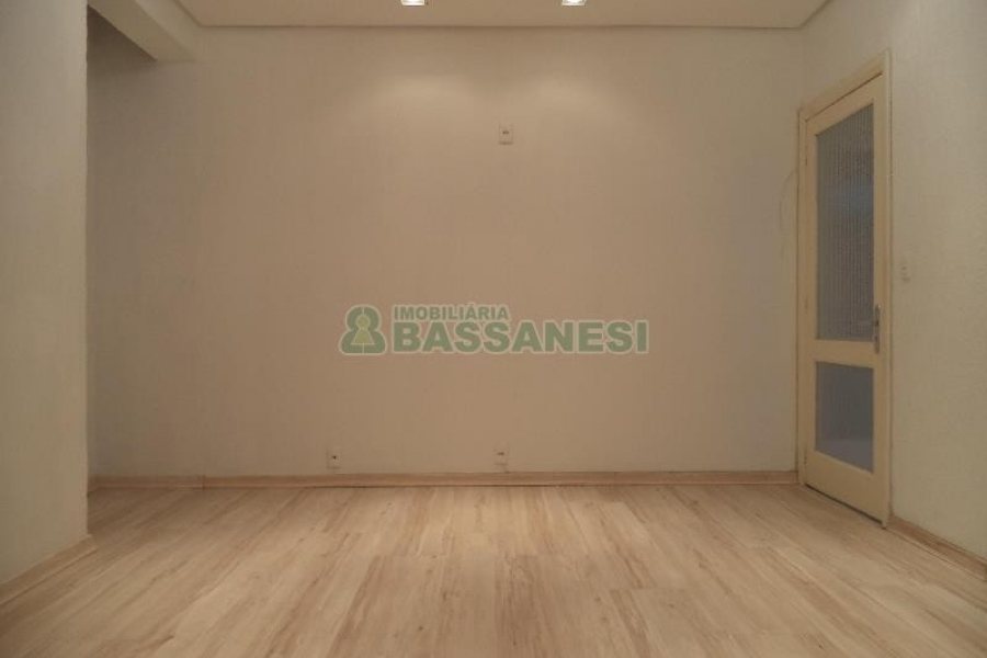 Sala com 261m², no bairro Centro em Caxias do Sul para Comprar