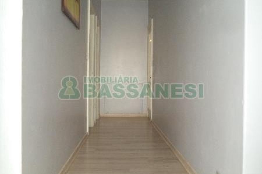 Sala com 261m², no bairro Centro em Caxias do Sul para Comprar