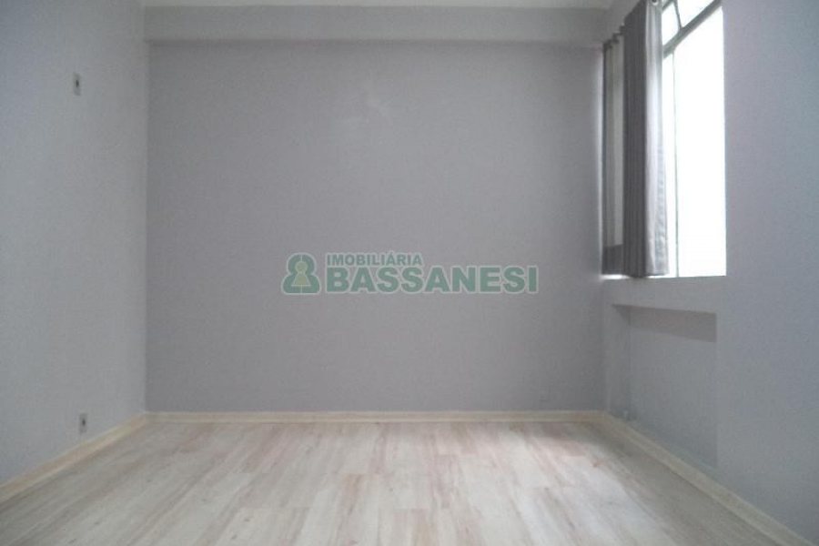 Sala com 261m², no bairro Centro em Caxias do Sul para Comprar