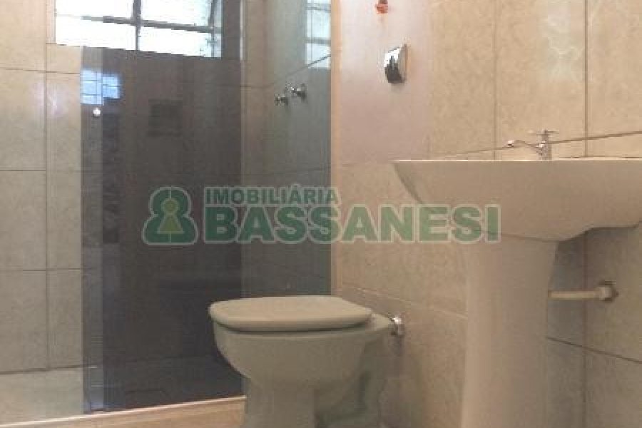 Sala com 261m², no bairro Centro em Caxias do Sul para Comprar