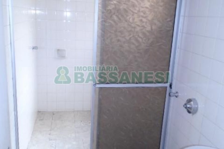 Sala com 41m², no bairro Centro em Caxias do Sul para Alugar