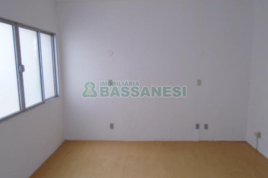 Sala com 41m², no bairro Centro em Caxias do Sul para Alugar