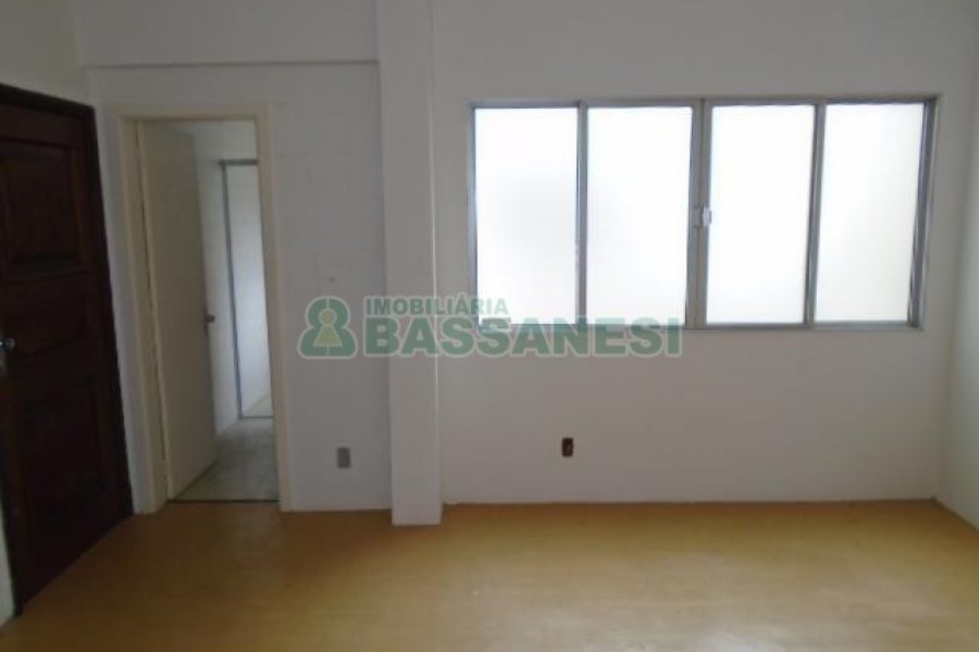 Sala com 41m², no bairro Centro em Caxias do Sul para Alugar