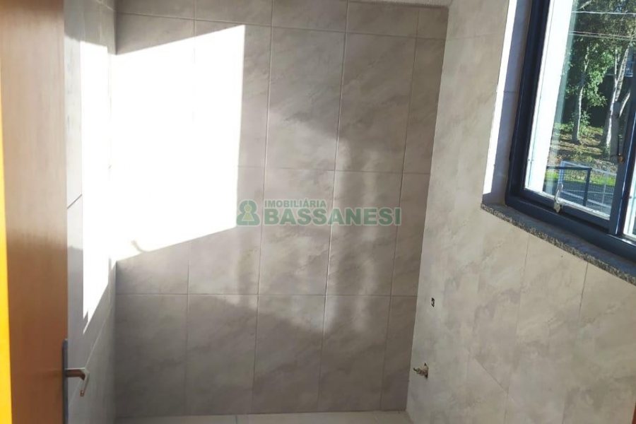 Pavilhão com 1400m², 15 vagas, no bairro Ana Rech em Caxias do Sul para Alugar