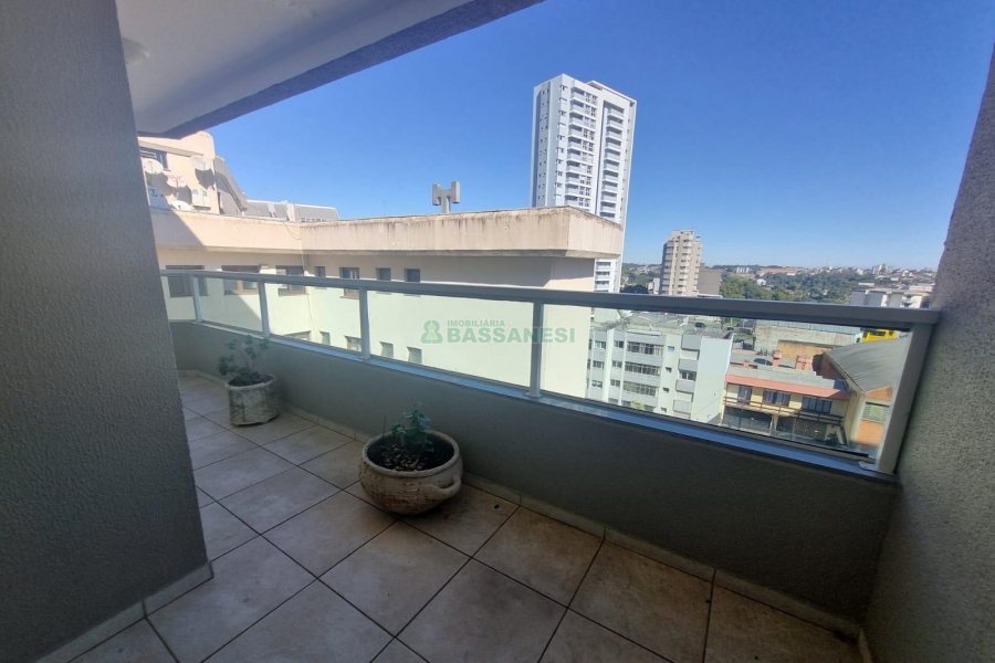 Apartamento com 74m², 2 dormitórios, 2 vagas, no bairro Santa Catarina em Caxias do Sul para Alugar