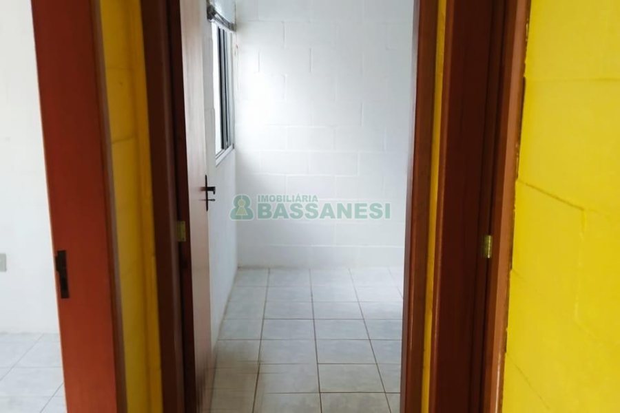 Apartamento com 38m², 2 dormitórios, 1 vaga, no bairro Nossa Senhora do Rosário em Caxias do Sul para Comprar