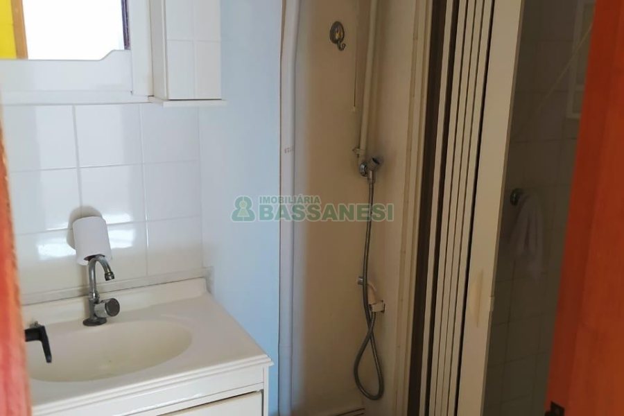 Apartamento com 38m², 2 dormitórios, 1 vaga, no bairro Nossa Senhora do Rosário em Caxias do Sul para Comprar