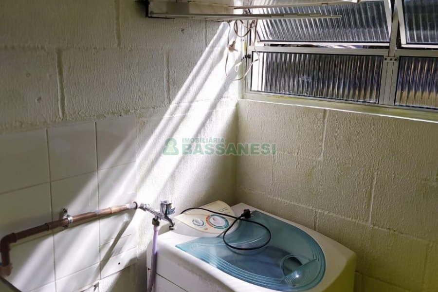 Apartamento com 38m², 2 dormitórios, 1 vaga, no bairro Nossa Senhora do Rosário em Caxias do Sul para Comprar