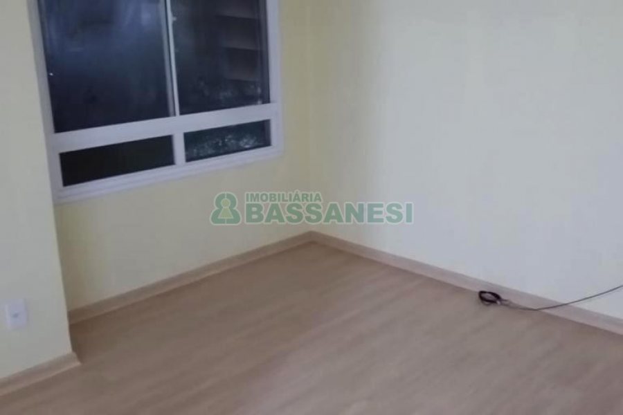Apartamento com 60m², 2 dormitórios, 1 vaga, no bairro Nossa Senhora das Graças em Caxias do Sul para Alugar