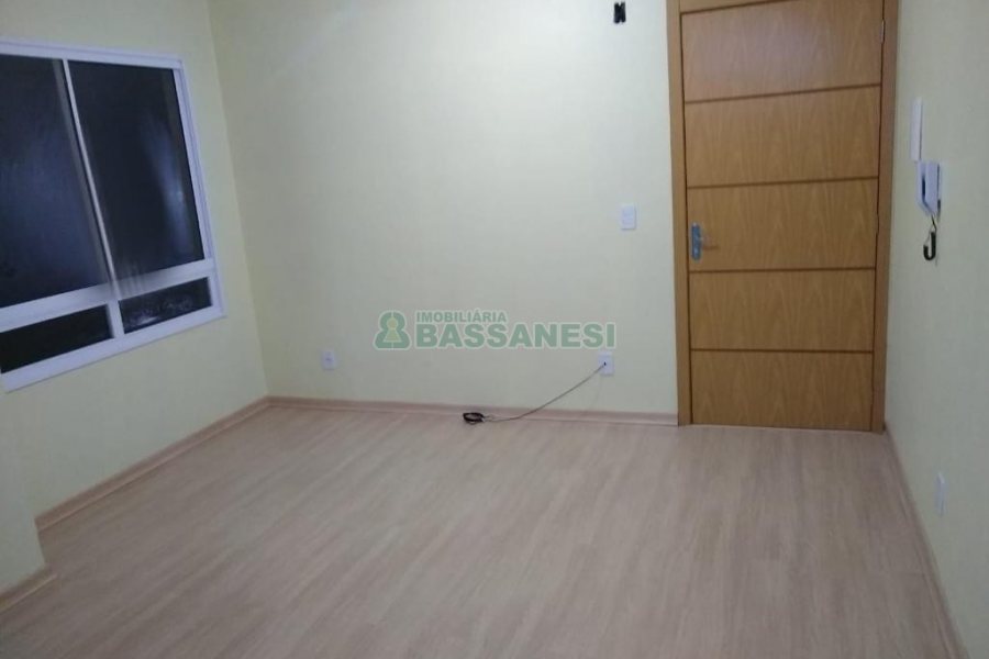 Apartamento com 60m², 2 dormitórios, 1 vaga, no bairro Nossa Senhora das Graças em Caxias do Sul para Alugar