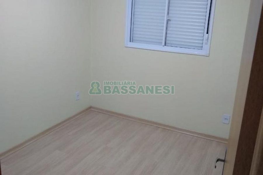 Apartamento com 60m², 2 dormitórios, 1 vaga, no bairro Nossa Senhora das Graças em Caxias do Sul para Alugar