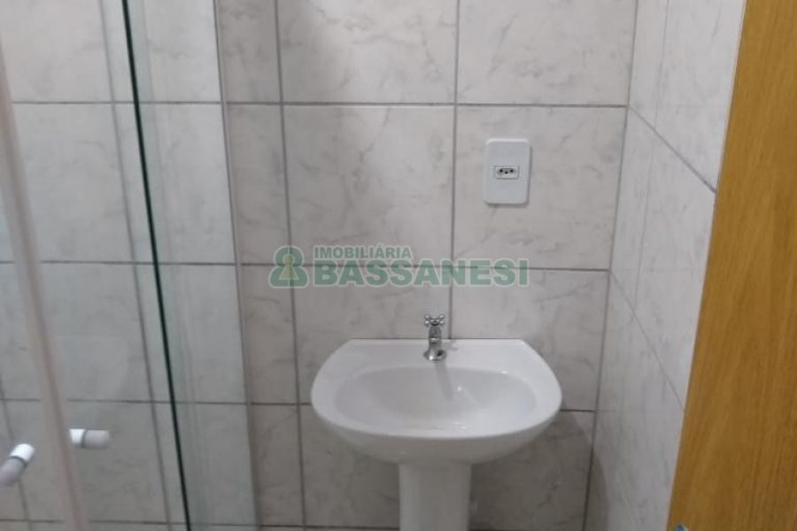 Apartamento com 60m², 2 dormitórios, 1 vaga, no bairro Nossa Senhora das Graças em Caxias do Sul para Alugar