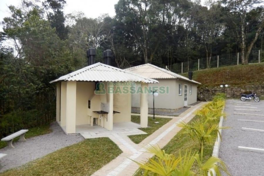 Apartamento com 60m², 2 dormitórios, 1 vaga, no bairro Nossa Senhora das Graças em Caxias do Sul para Alugar
