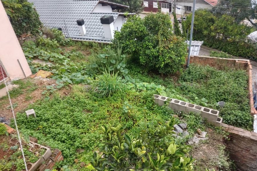 Casa com 100m², 3 dormitórios, no bairro Universitário em Caxias do Sul para Comprar