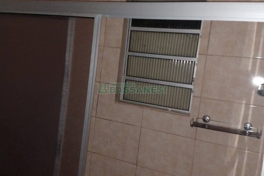 Casa com 100m², 3 dormitórios, no bairro Universitário em Caxias do Sul para Comprar