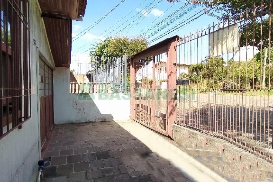 Casa com 110m², 3 dormitórios, no bairro Cruzeiro em Caxias do Sul para Comprar
