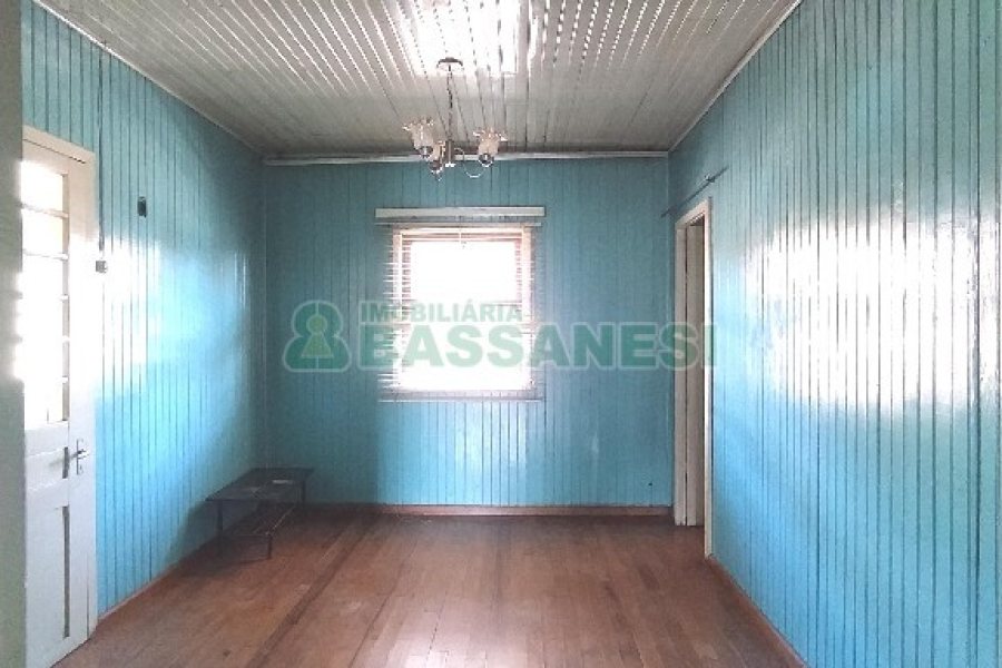 Casa com 110m², 3 dormitórios, no bairro Cruzeiro em Caxias do Sul para Comprar