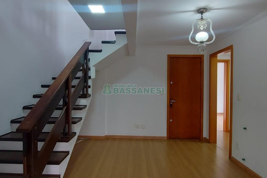 Apto Mobiliado com 250m², 3 dormitórios, 2 vagas, no bairro Panazzolo em Caxias do Sul para Alugar
