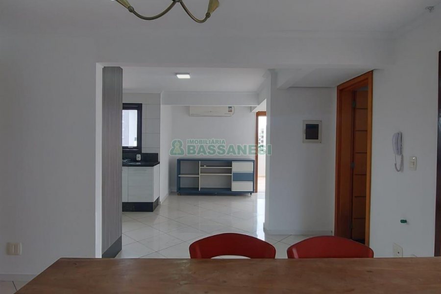 Apto Mobiliado com 250m², 3 dormitórios, 2 vagas, no bairro Panazzolo em Caxias do Sul para Alugar