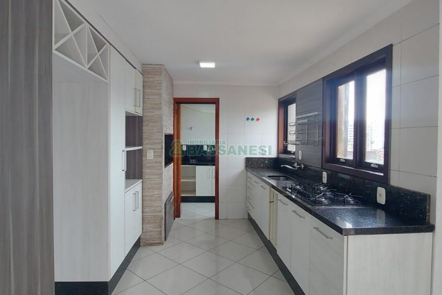 Apto Mobiliado com 250m², 3 dormitórios, 2 vagas, no bairro Panazzolo em Caxias do Sul para Alugar