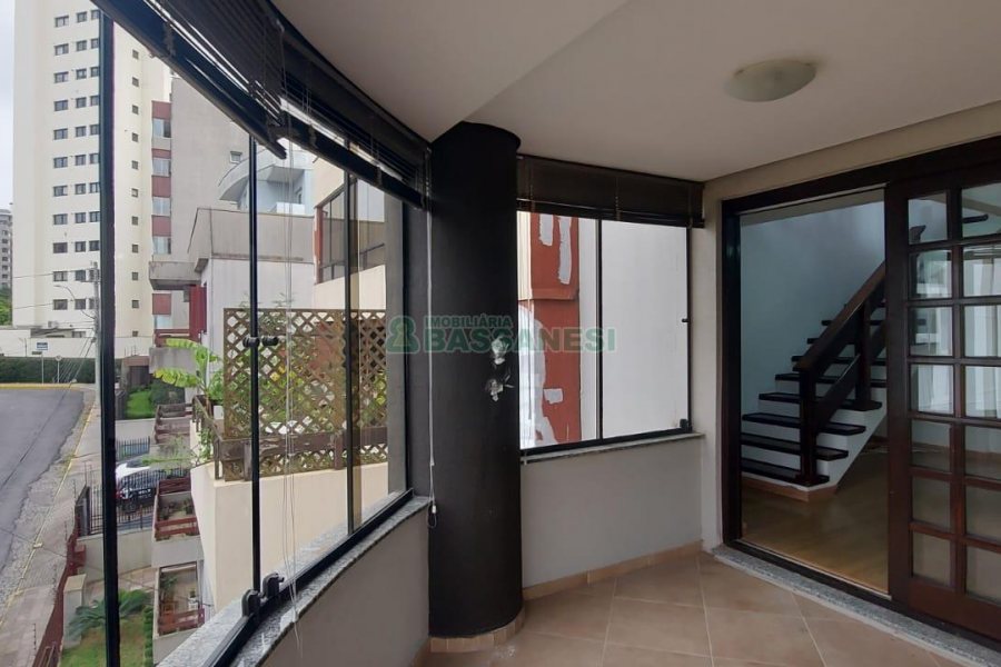 Apto Mobiliado com 250m², 3 dormitórios, 2 vagas, no bairro Panazzolo em Caxias do Sul para Alugar