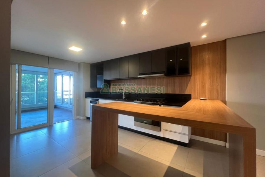 Apto Mobiliado com 178m², 3 dormitórios, 3 vagas, no bairro Centro em Caxias do Sul para Alugar