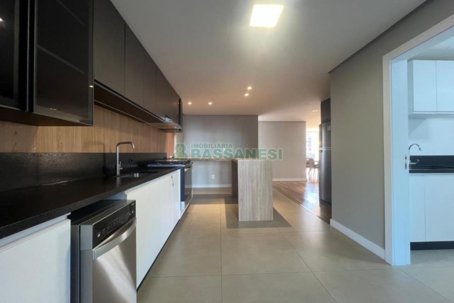 Apto Mobiliado com 178m², 3 dormitórios, 3 vagas, no bairro Centro em Caxias do Sul para Alugar