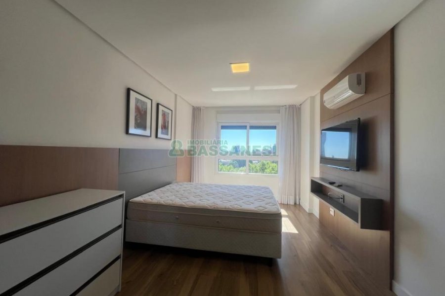 Apto Mobiliado com 178m², 3 dormitórios, 3 vagas, no bairro Centro em Caxias do Sul para Alugar
