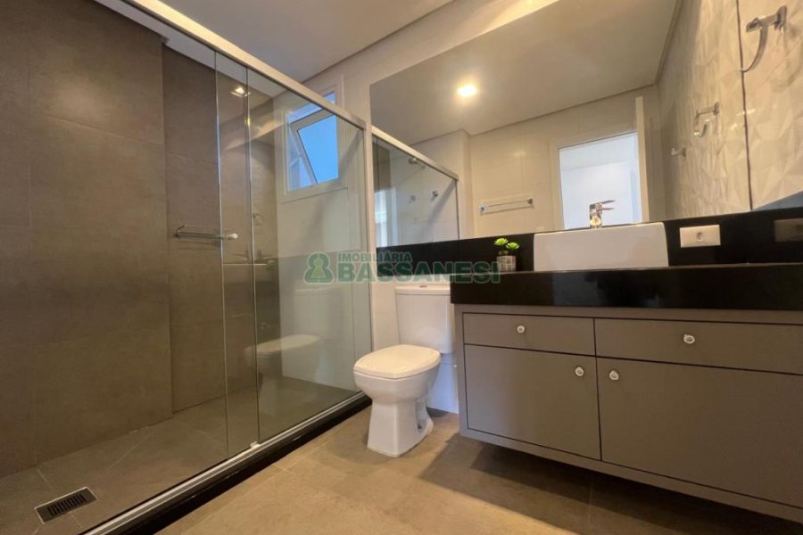 Apto Mobiliado com 178m², 3 dormitórios, 3 vagas, no bairro Centro em Caxias do Sul para Alugar